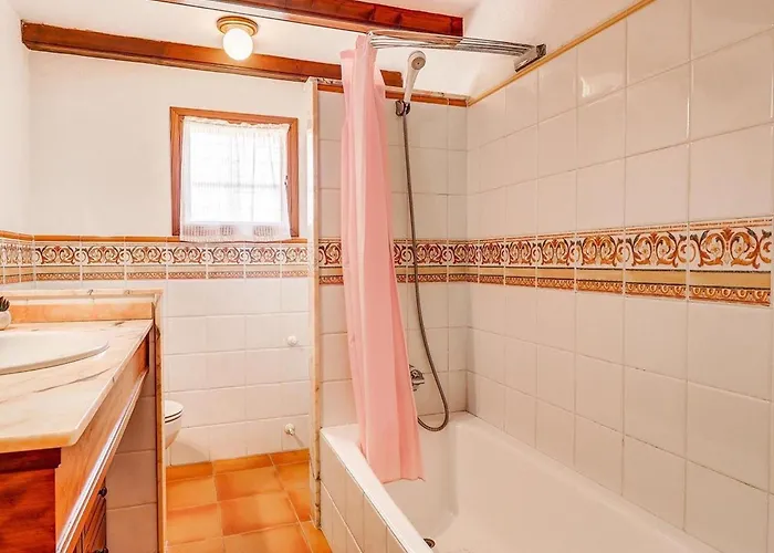 Joan Mit Privatem Pool By Interhome